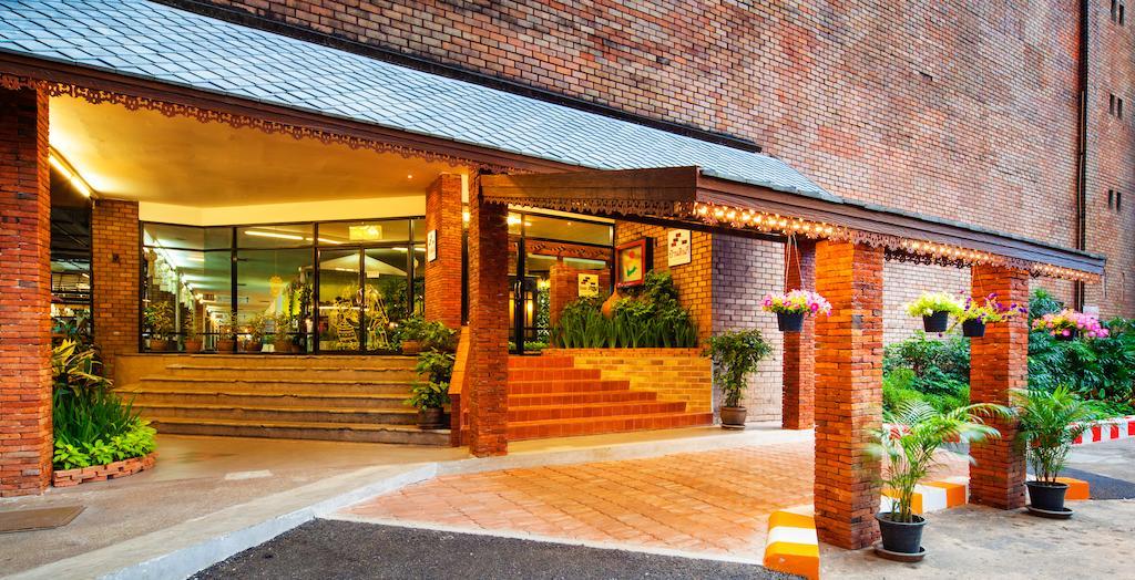 Baan Din Ki Hotel Chiang Mai Bagian luar foto