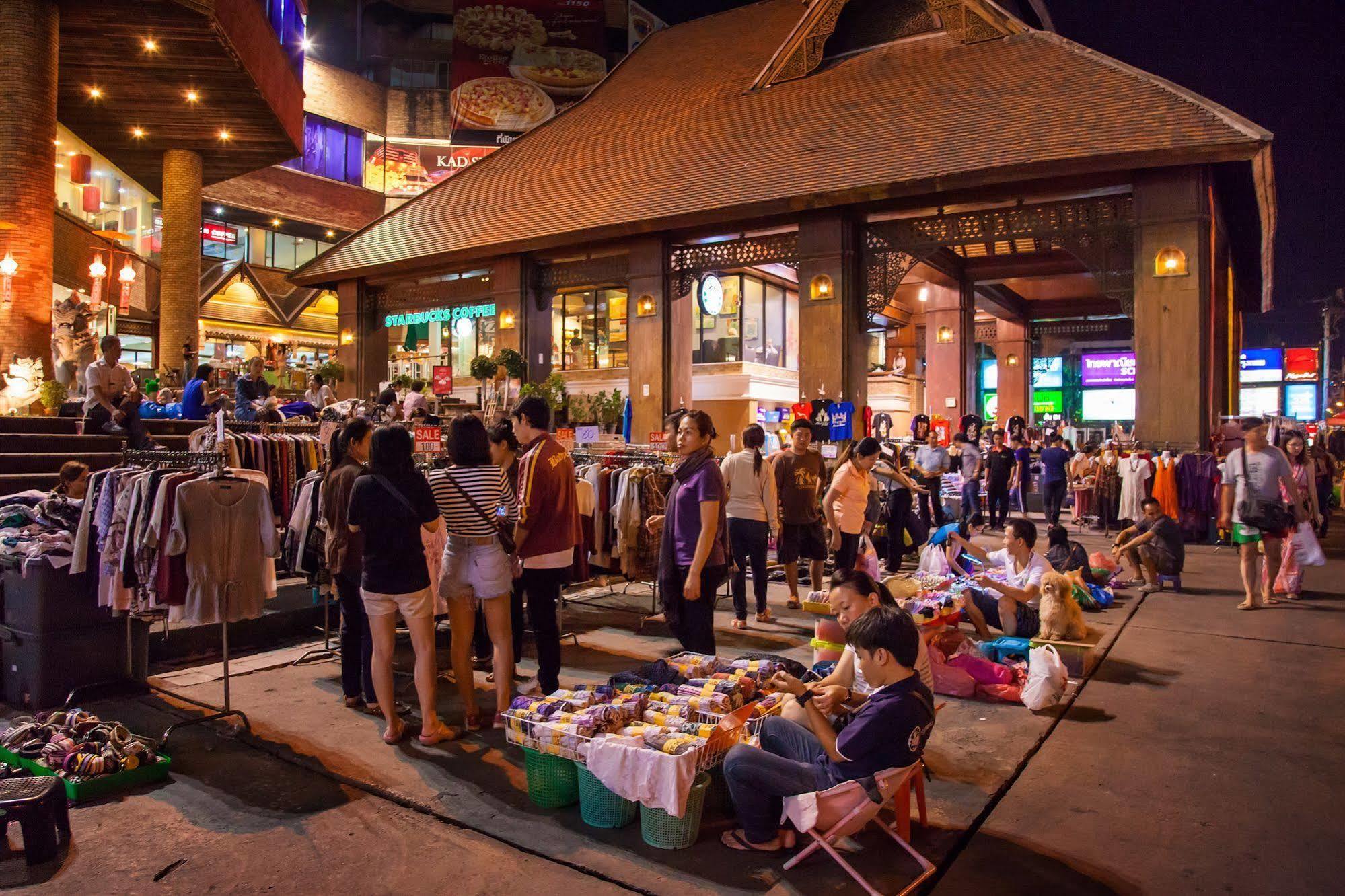Baan Din Ki Hotel Chiang Mai Bagian luar foto