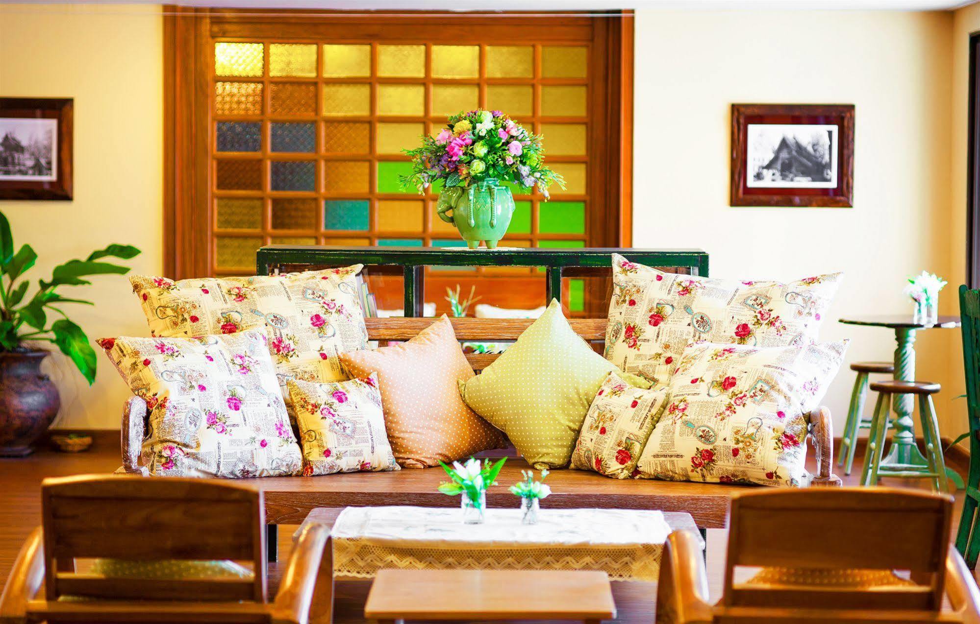Baan Din Ki Hotel Chiang Mai Bagian luar foto