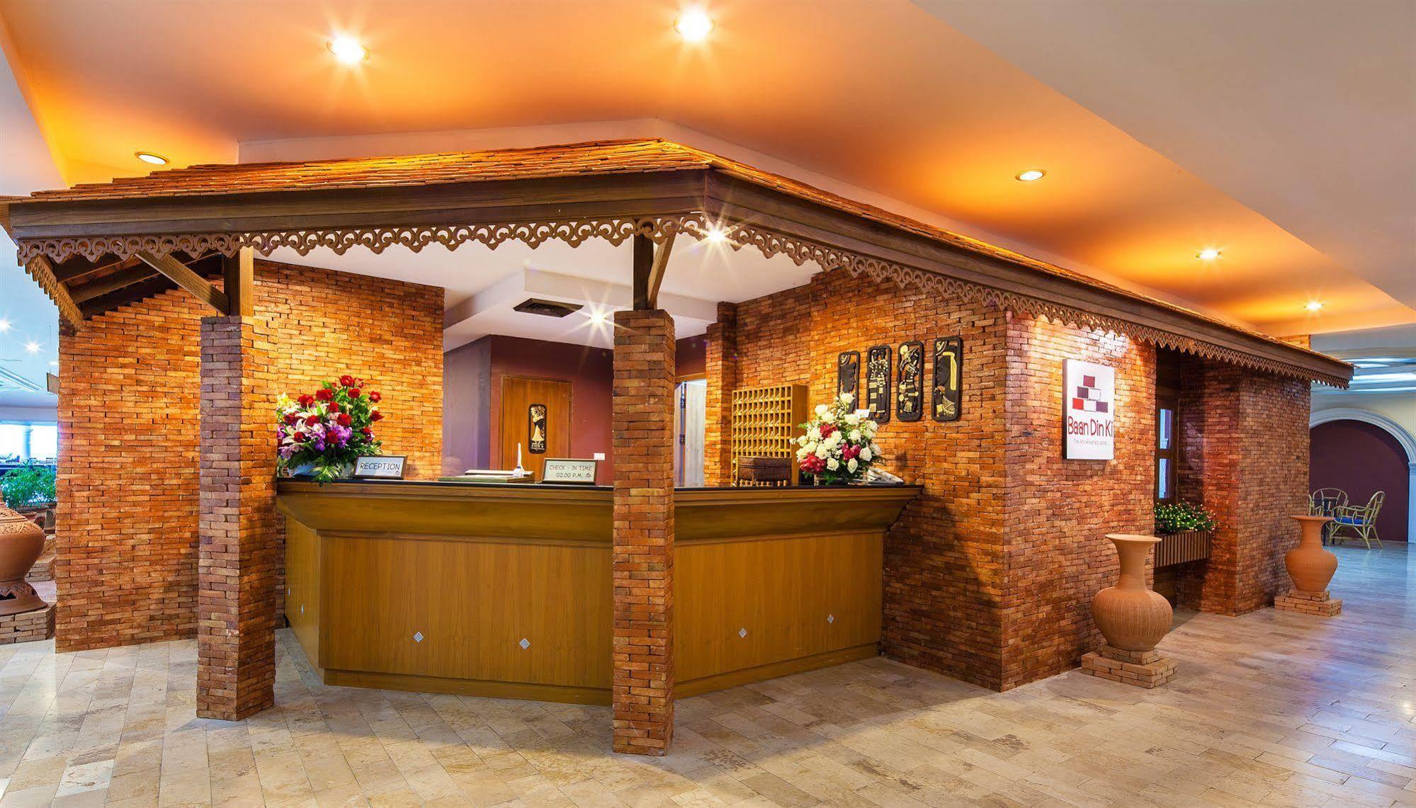 Baan Din Ki Hotel Chiang Mai Bagian luar foto