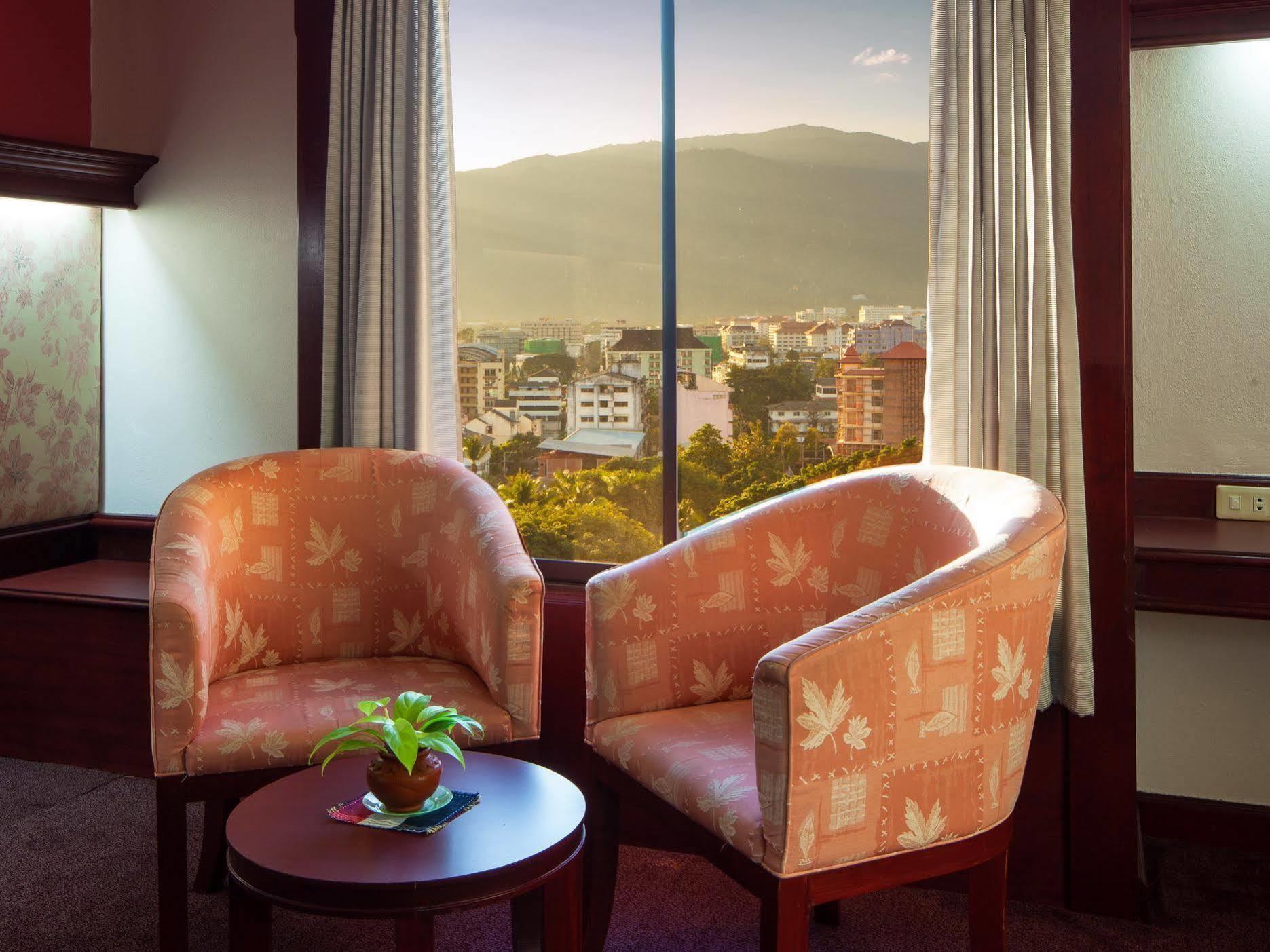 Baan Din Ki Hotel Chiang Mai Bagian luar foto